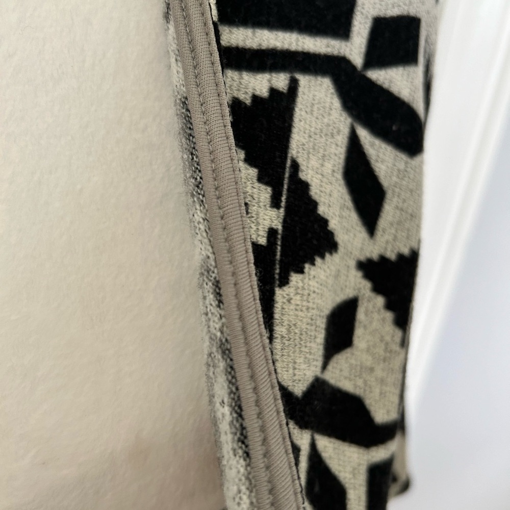 Black & White Pattern Versatile Wrap Jacket For J… - image 5